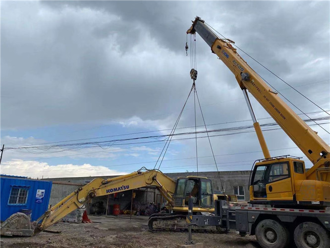 兴庆区25吨吊车的工作半径是多少？